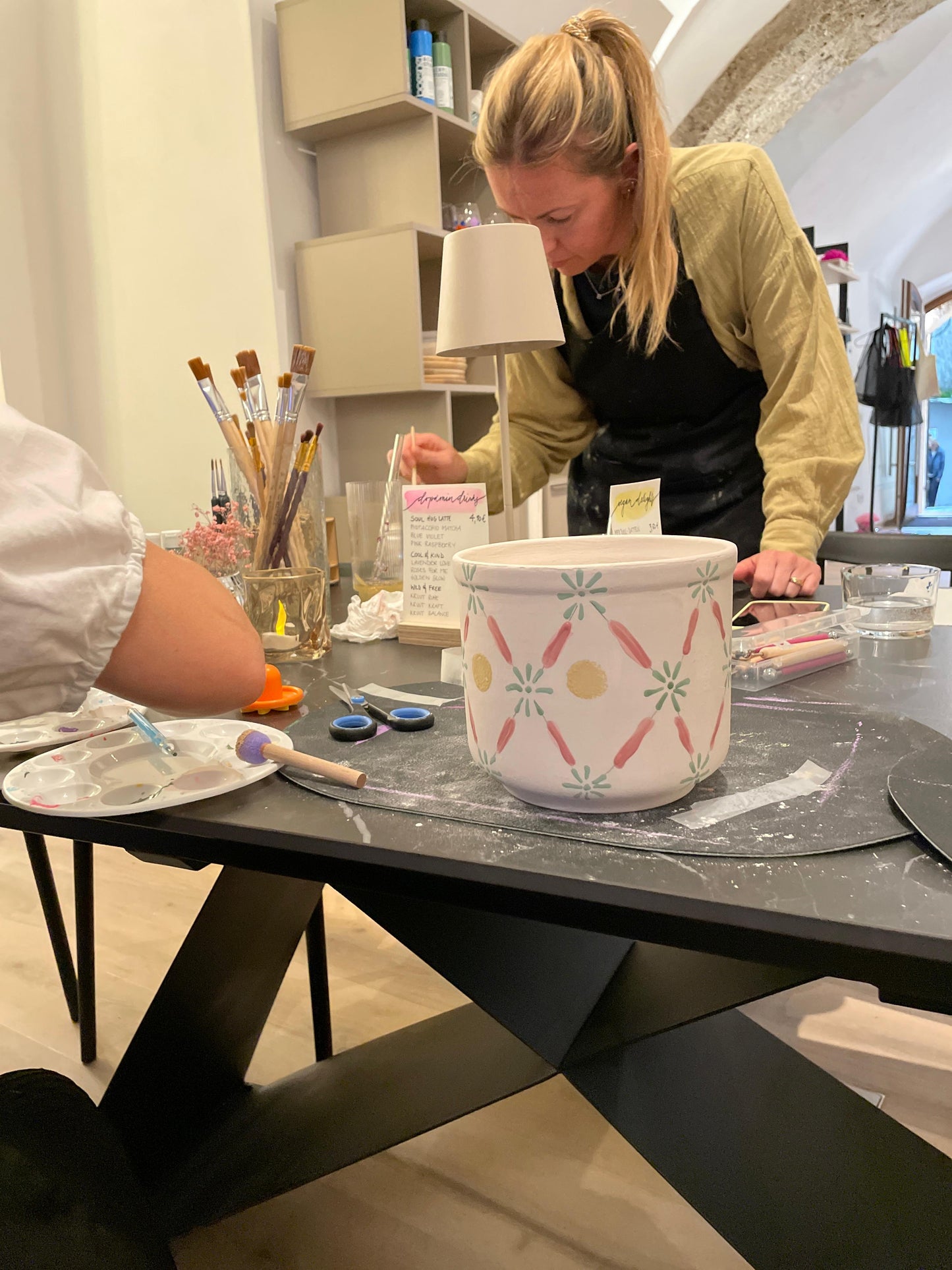 Keramikmalerei: Paint Your Own Pottery