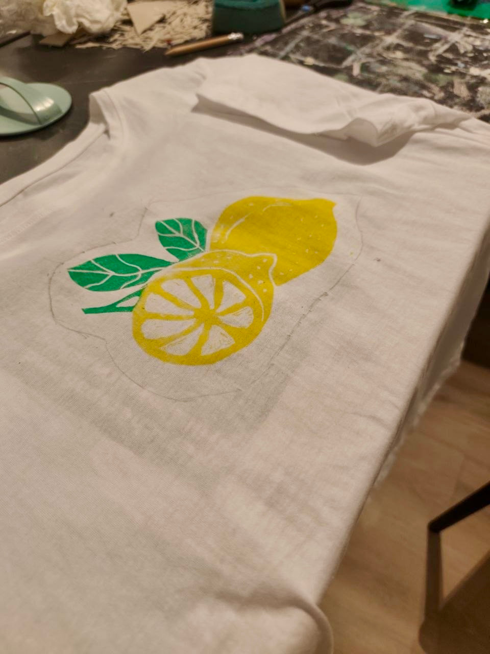 Linoprint Bloom: Slow Printing, Upcycling & Deep Feeling