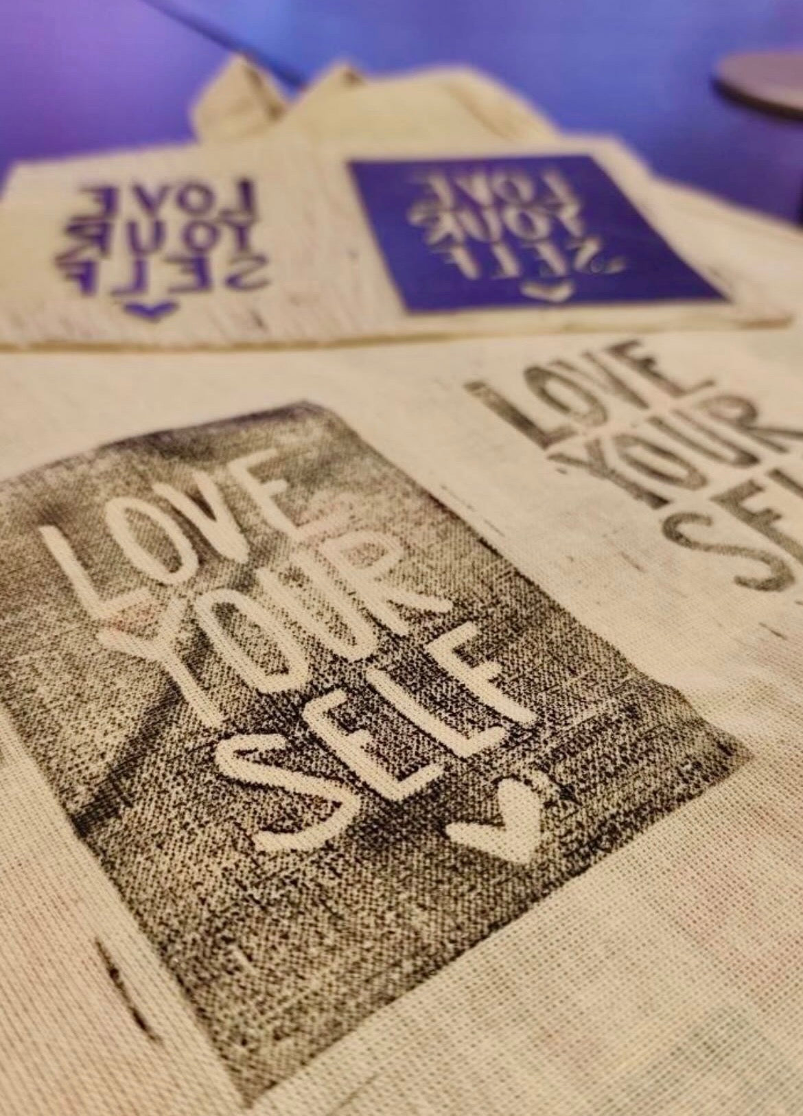 Linoprint Bloom: Slow Printing, Upcycling & Deep Feeling
