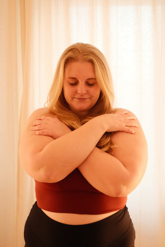 All Bodies Are Free: Yoga & Painting zum Weltfrauentag